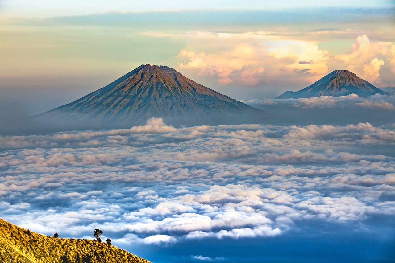 Volcanos above the clouds